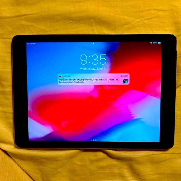 I paid 10 instead of two years barely used it great shape no scratches - Picture 1 of 7